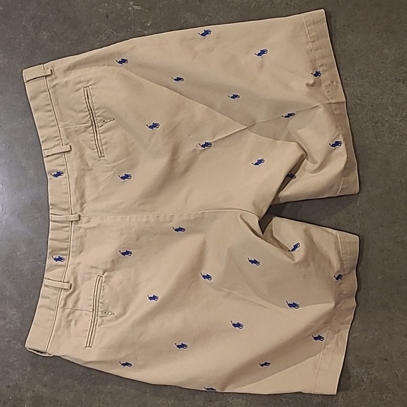 POLO RALPH LAUREN HORSE PRINT CHINO SHORTS - Picture 7 of 11
